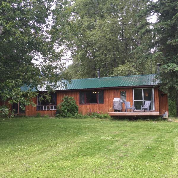 TROUT LAKE BC CABIN FOR SALE