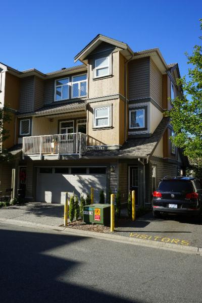 Beautiful Townhouse on Promontory available Oct 1