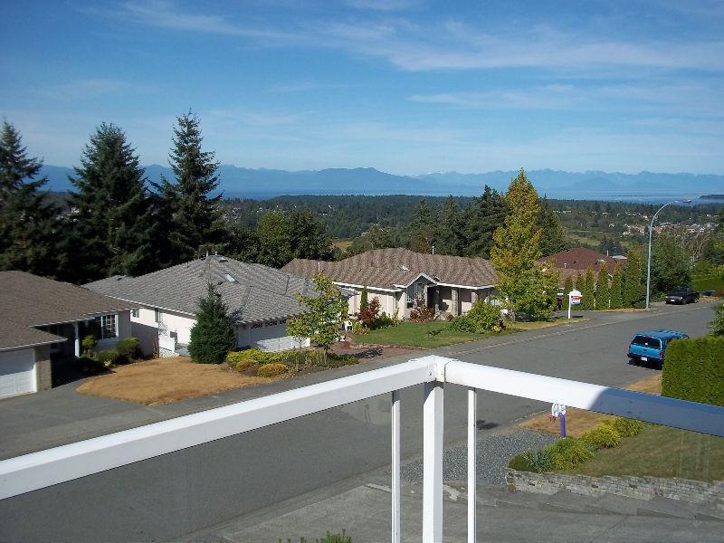 Large Bright ocean view3 bdrm main floor viu westwood lake