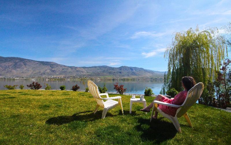 Lakeside Home on Lake Osoyoos available for the winter