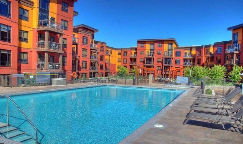 *Furnished* 1bdrm+den Avail NOW!