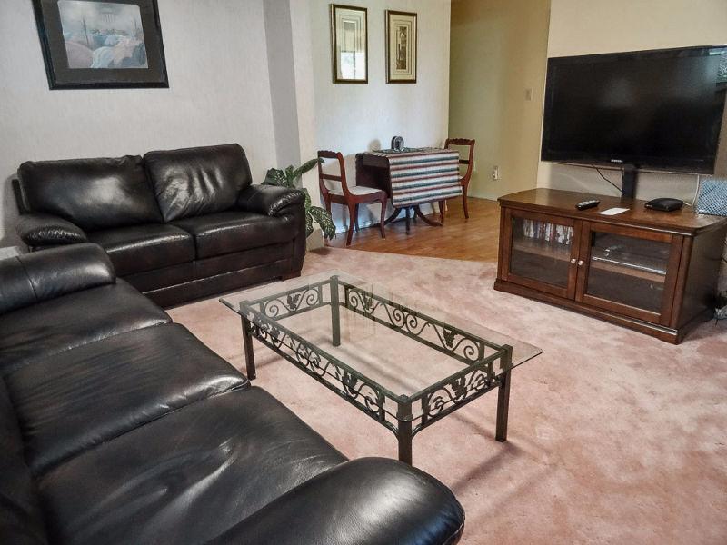 1 BR. SUITE PERFECTLY LOCATED MINUTES ANYWHERE IN