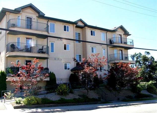 SALMON ARM - Investment Opportunity!! 2 Bd/2bth Condo
