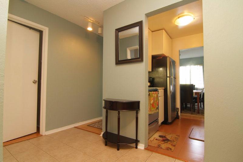 Spacious 2br corner unit in Quadra Village!