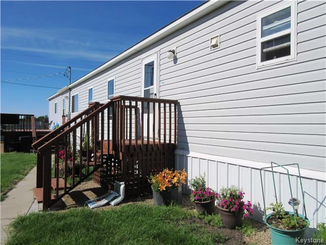Well maintained 3 BR mobile home and property in Rossburn MB!