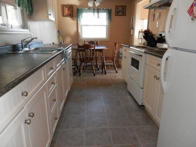 3 BDRM/1 BATH BUNGALOW MINUTES FROM NORTH SIDE