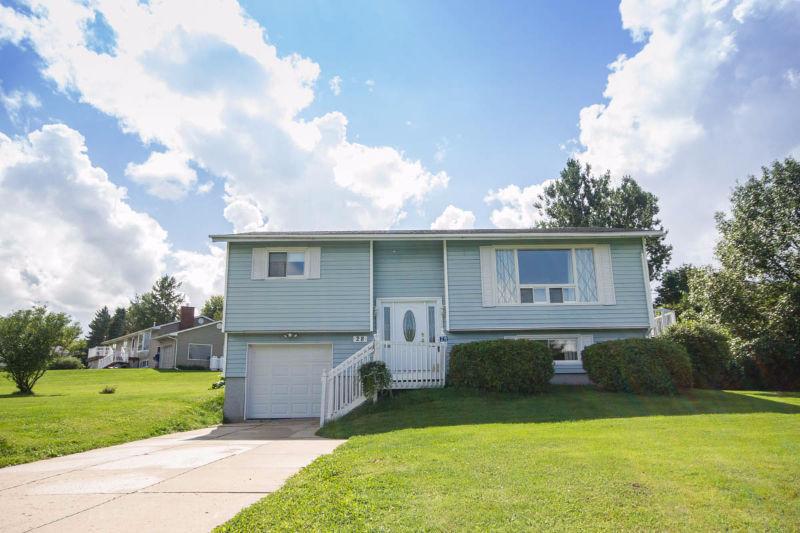 GREAT 3 BEDROOM HOME WITH NEW BACK DECK AND AN ATTACHED GARAGE