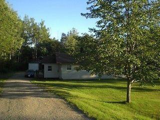 SPACIOUS BUNGALOW IN DOAKTOWN/DETACHED GARAGE/TRAIL CLOSE BY