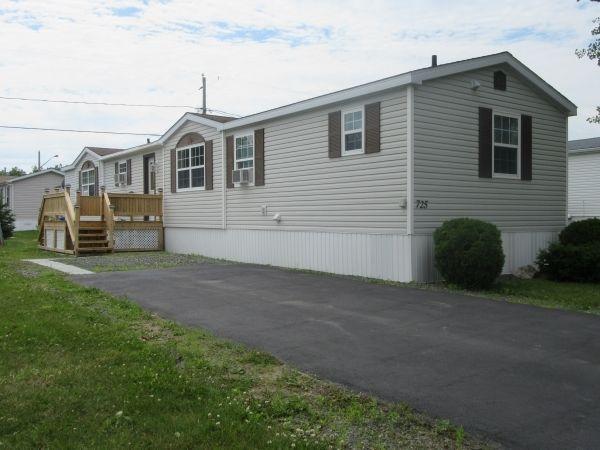 WOW! LOVELY MINI HOME IN DOUGLASTOWN!