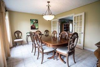 HUGE Family home , excellent area of Quispamsis!!