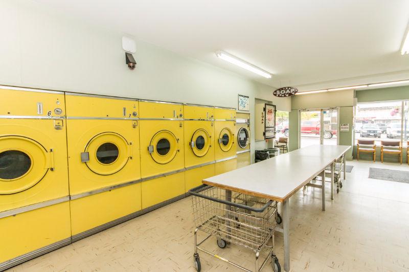 330 Ross Street, NE Salmon Arm - Be your own boss!