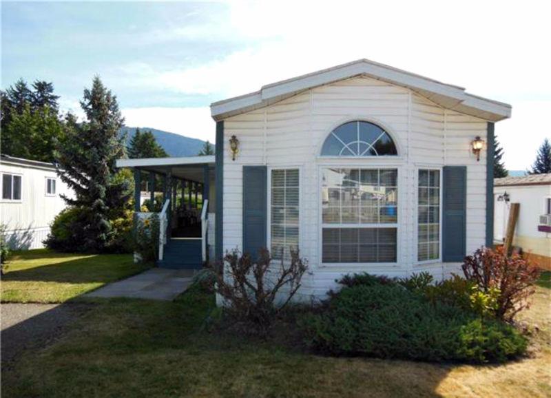 SALMON ARM - Well kept 2 bedroom home in Evergreen MHP