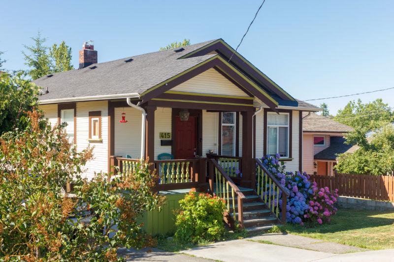 415 Boleskine Rd, OPEN HOUSE SUN OCT 2nd, 2-4pm