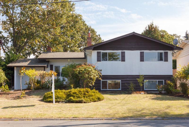 First Ad. Nice Family home close to U-Vic and Camosun Collage