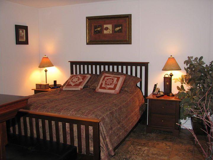 Beautiful 3 bedroom, 1 bath mini home in Amherst