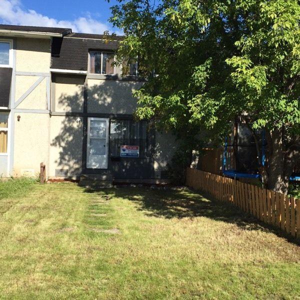 3 bdrm Townhouse for immediate rent