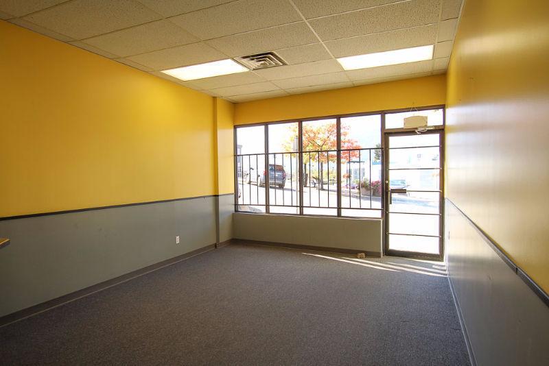 Salmon Arm - 947sqft Storefront Retail Space for Rent